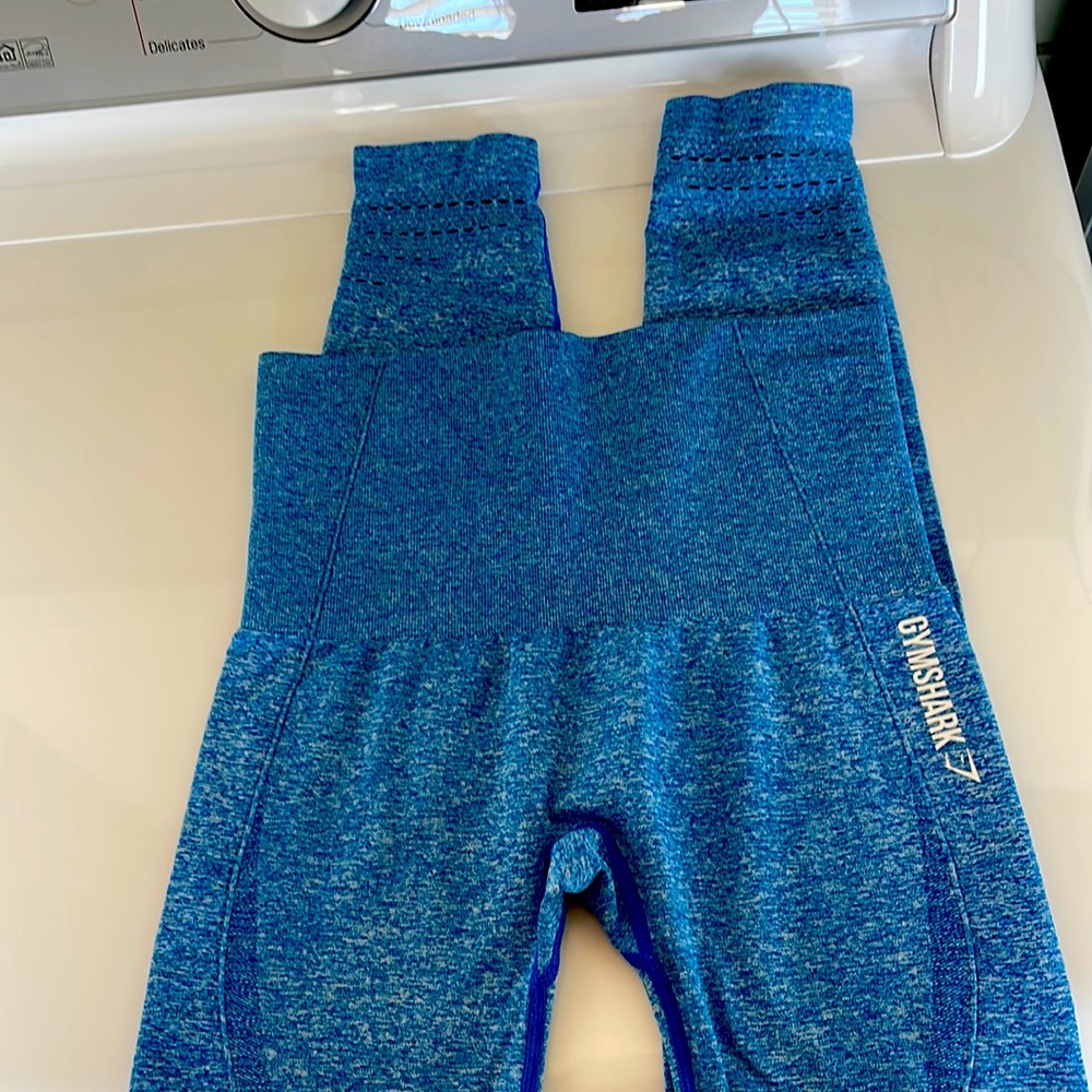 Small gym shark leggings